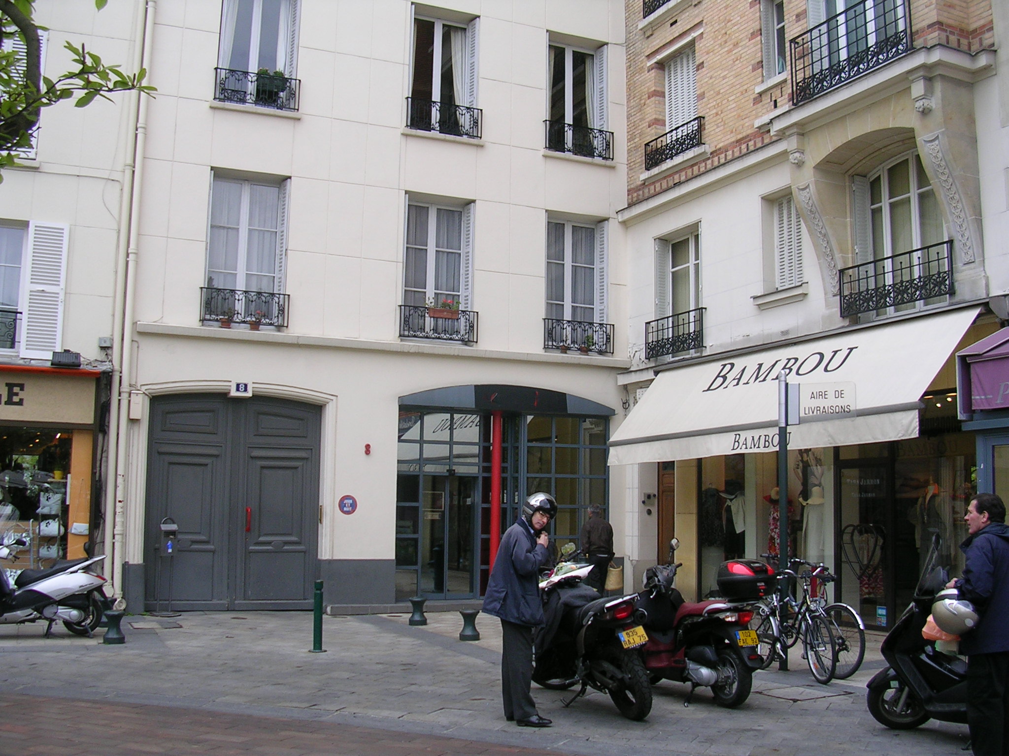 Neuilly Facade etat